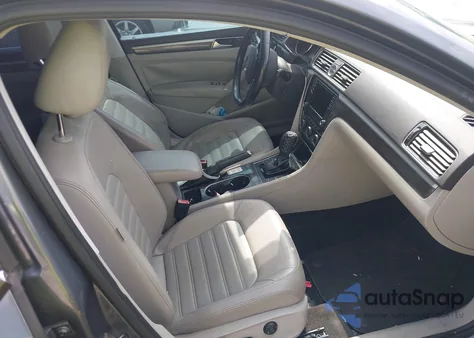 2016 Volkswagen Passat 1.8T Sel Premium из США, поврежденный, VIN 1VWCT7A30GC041420